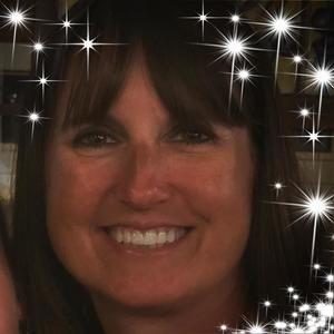 Meet your Posher, Dee dee